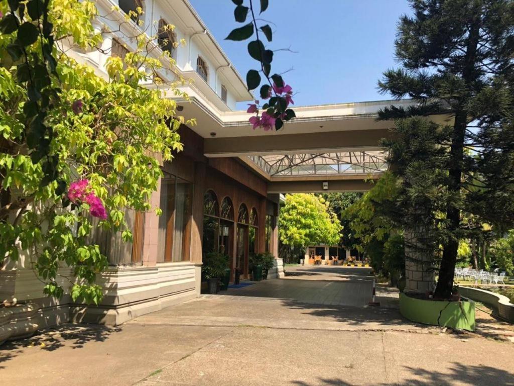 Yuzana Garden Hotel Yangon Exterior photo